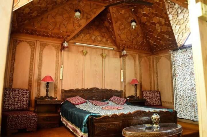New Minar Group Of Houseboats Hotel Srīnagar Buitenkant foto