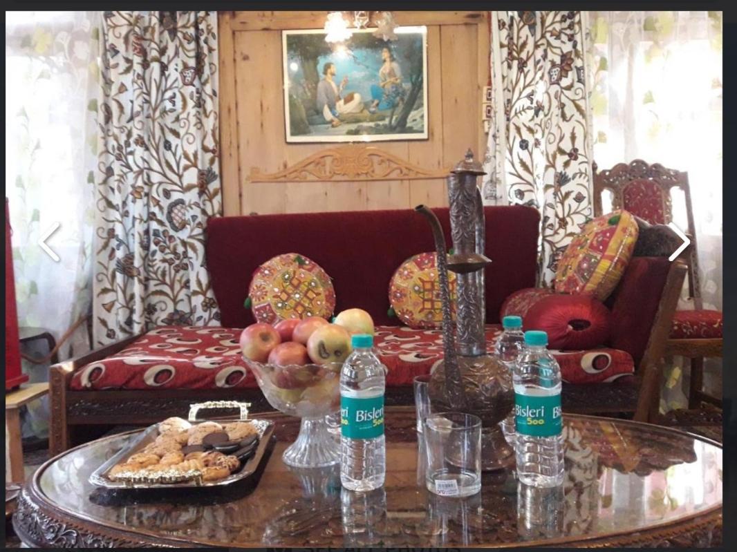 New Minar Group Of Houseboats Hotel Srīnagar Buitenkant foto