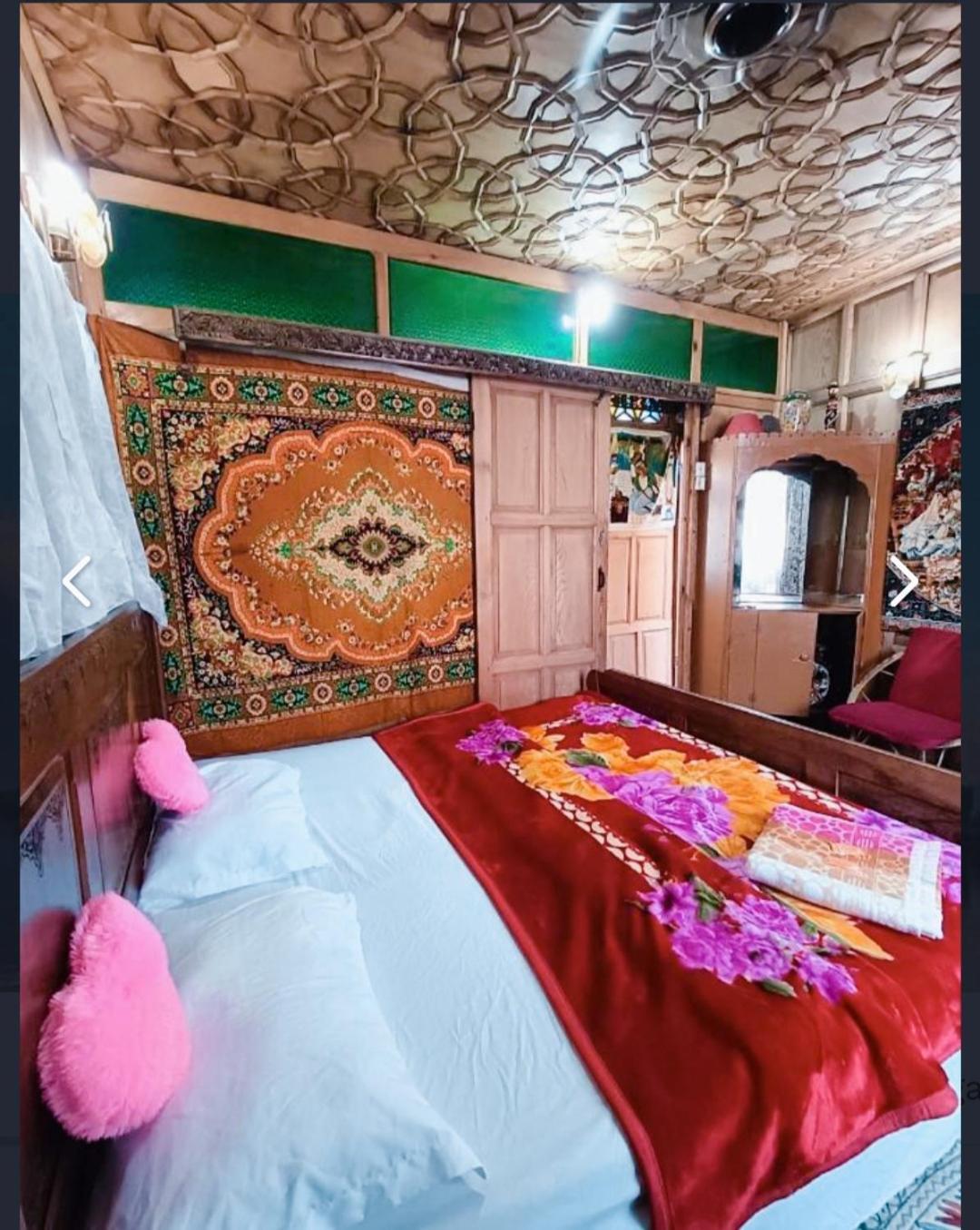 New Minar Group Of Houseboats Hotel Srīnagar Buitenkant foto