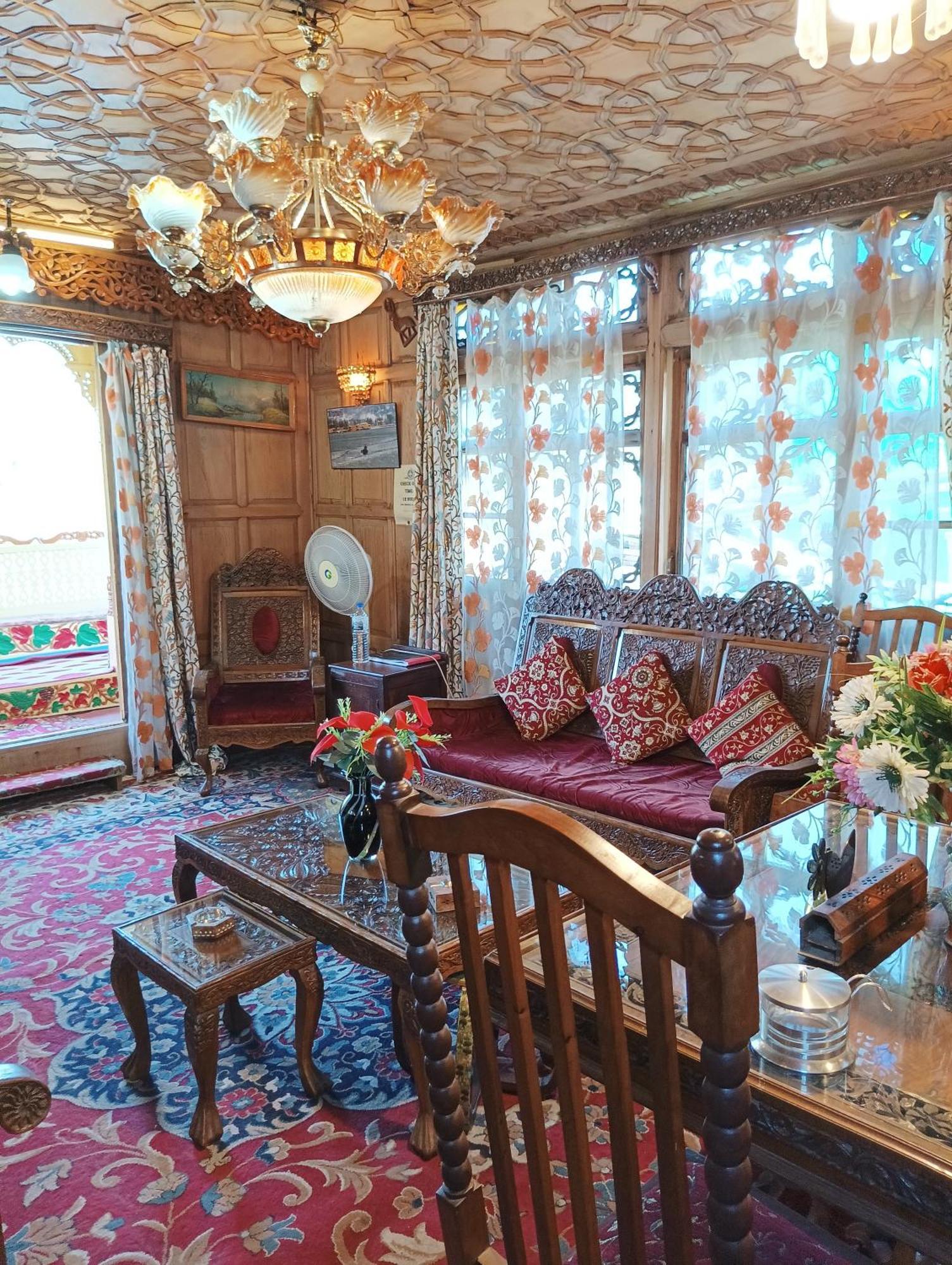 New Minar Group Of Houseboats Hotel Srīnagar Buitenkant foto