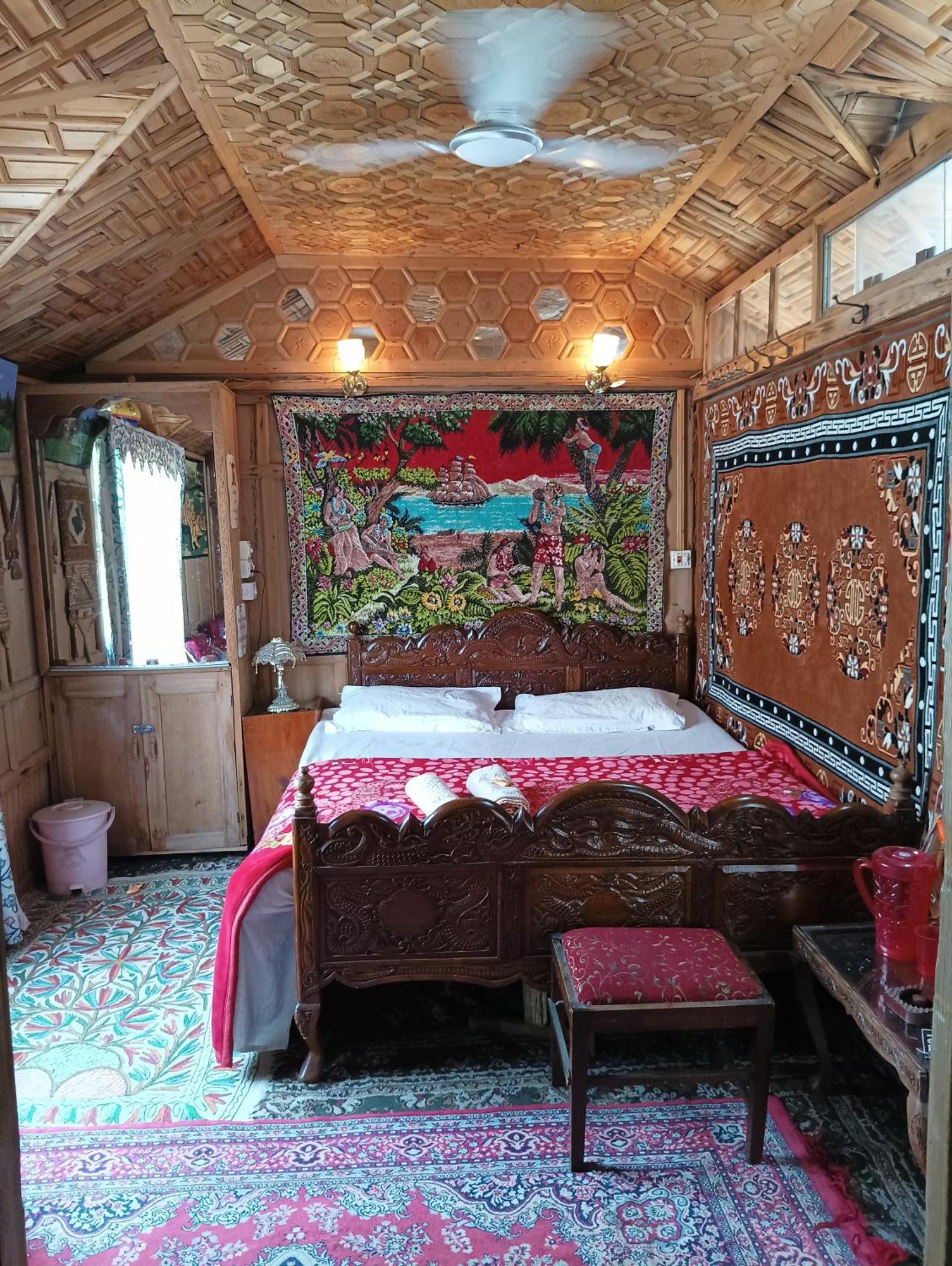 New Minar Group Of Houseboats Hotel Srīnagar Buitenkant foto