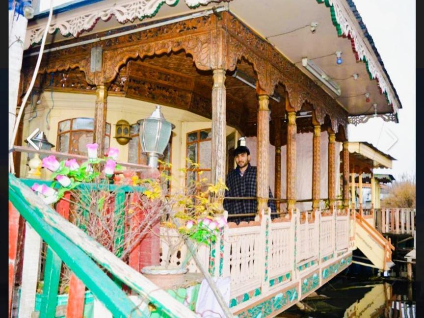 New Minar Group Of Houseboats Hotel Srīnagar Buitenkant foto