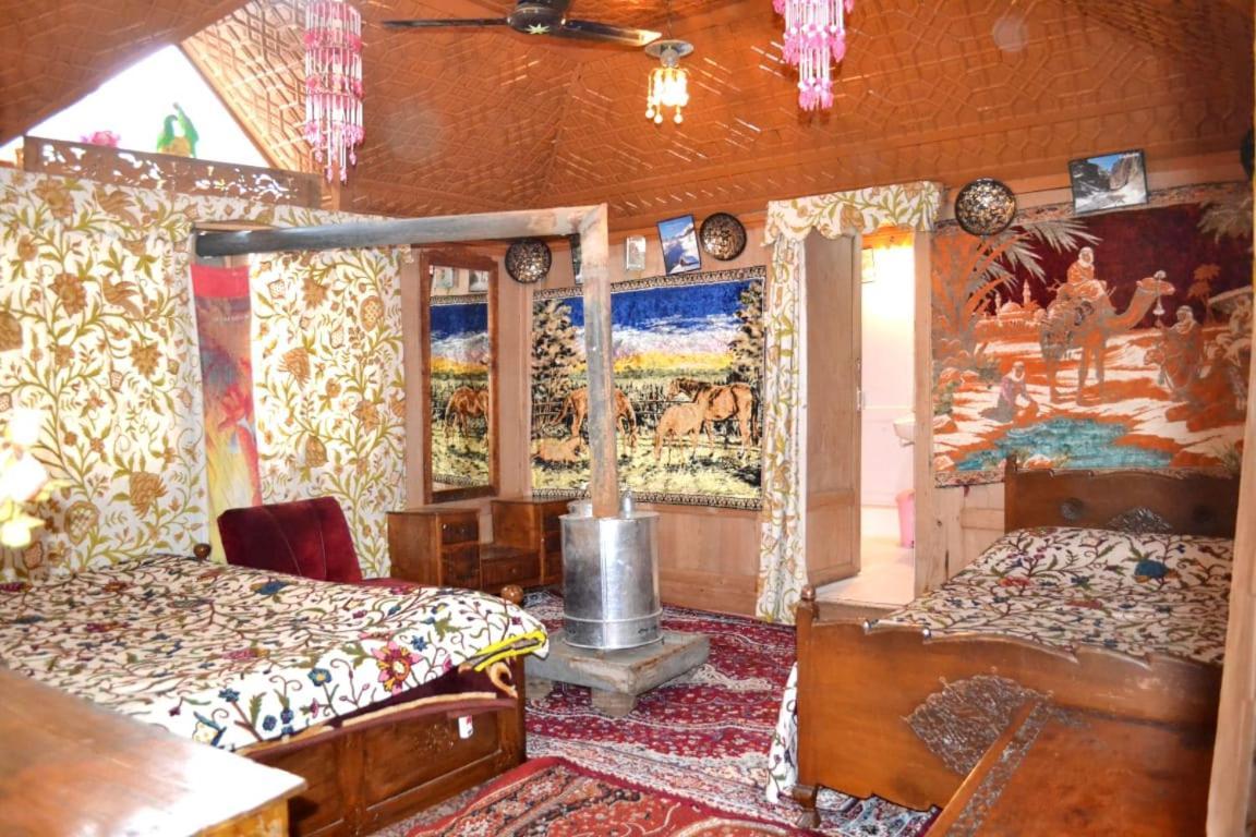 New Minar Group Of Houseboats Hotel Srīnagar Kamer foto